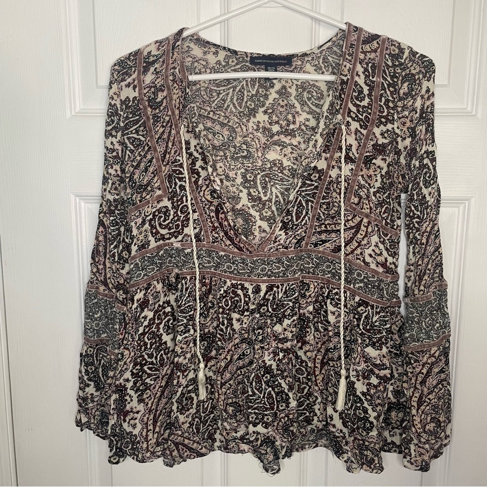 American Eagle Paisley Bohemian V Neck 3/4 Length Sleeve Top Extra Small